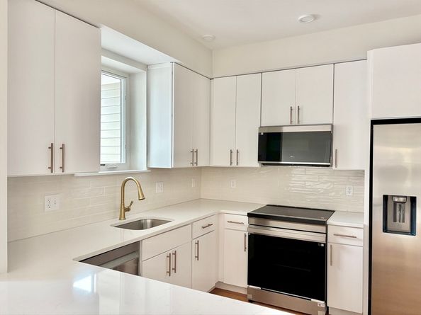 421 High St 203, Medford MA 02155