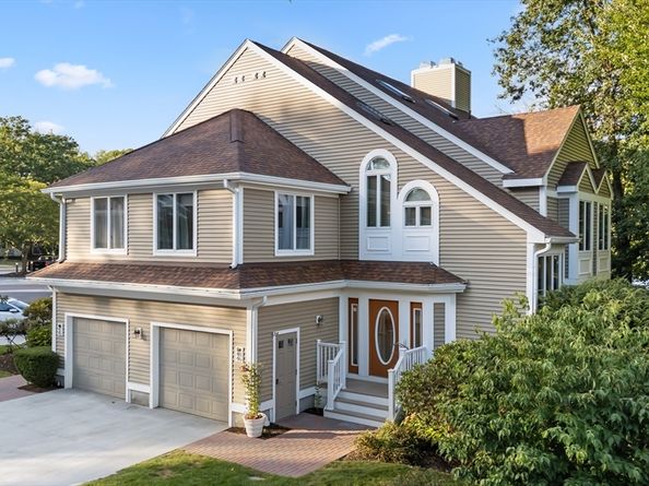 48 Pointe Rok Drive 48, Worcester MA 01604