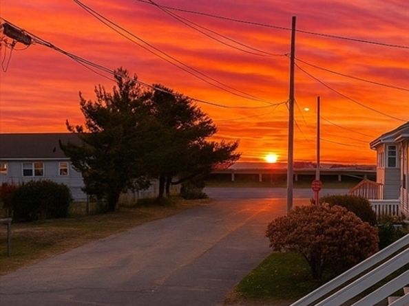 31 Kenberma St, Hull MA 02045