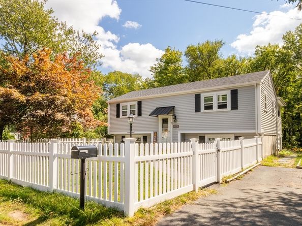 154 Auburn St, Whitman MA 02382