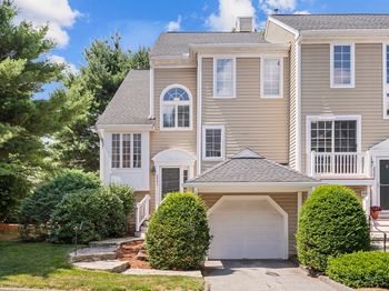 3901 Knightsbridge Close