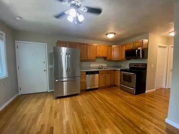 16 Cleveland Place 8, Gloucester MA 01930