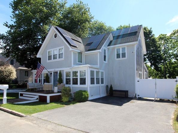 22 Maple Street, Wareham MA 02571