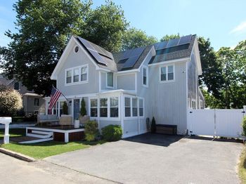 22 Maple Street