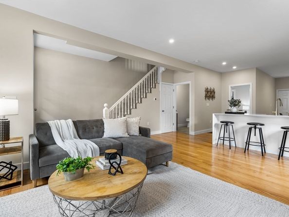 362 Silver St, Boston MA 02127