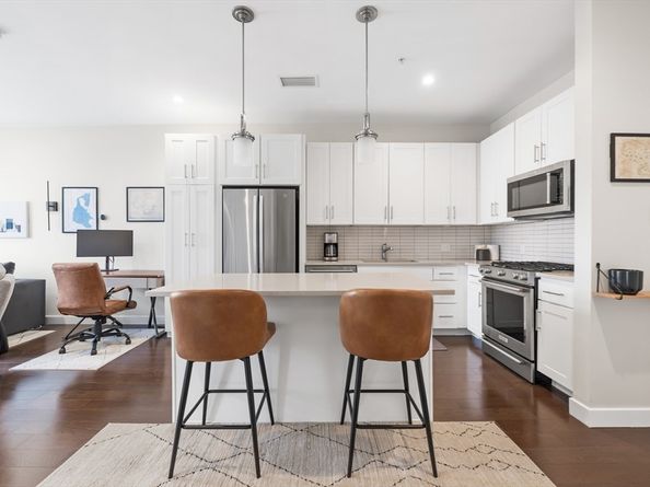 197 Washington St 307, Somerville MA 02143