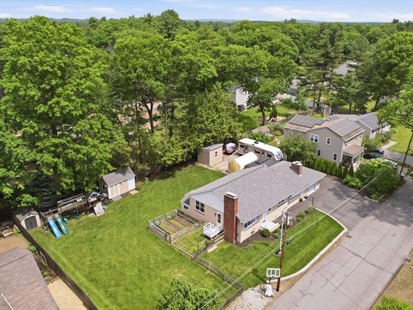 8 Maple Rd, Westford MA 01886