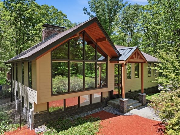 26 Dennis Circle, Northborough MA 01532