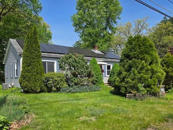 17 Cedar St, Southbridge MA 01550