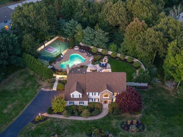 19 High Ridge Rd, Topsfield MA 01983