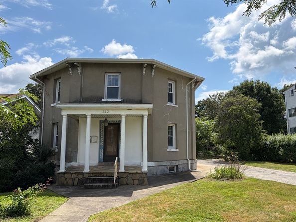 312 Plantation St, Worcester MA 01604