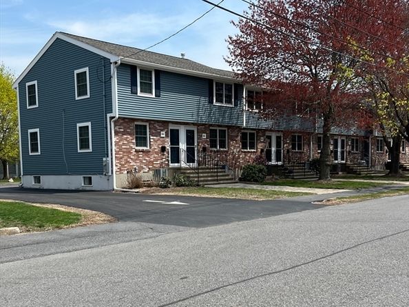 84 Durham Rd 84, Dedham MA 02026