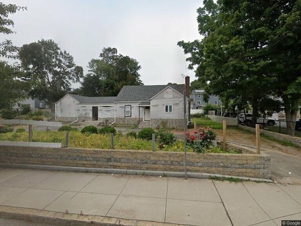 385 Pleasant Str, Brockton MA 02301