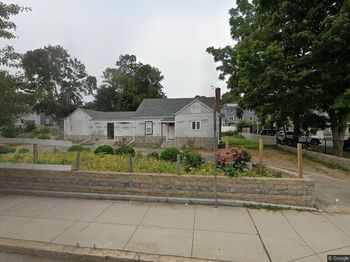 385 Pleasant Str