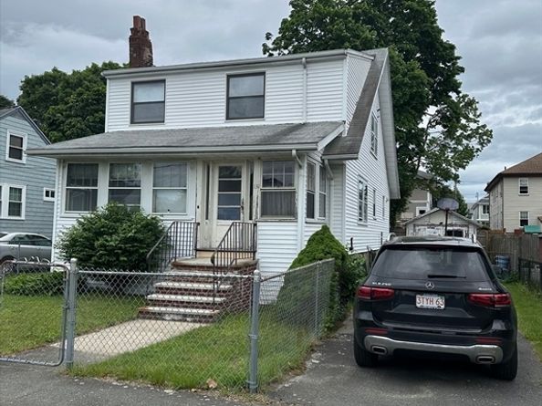 131 Farrington St, Quincy MA 02170