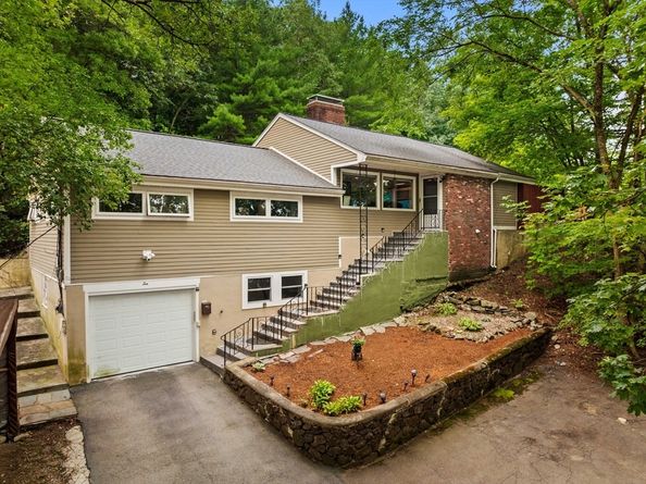 10 Rafferty Rd, Stoneham MA 02180