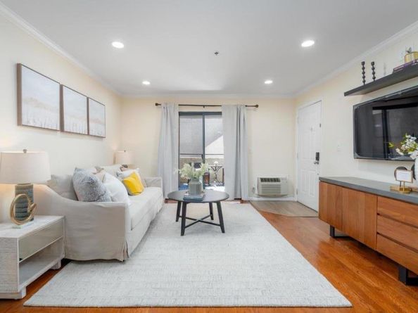 880 E Fremont Avenue 203, Sunnyvale CA 94087