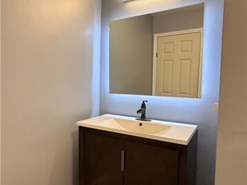 1082 Cabrillo Park D, Santa Ana CA 92701