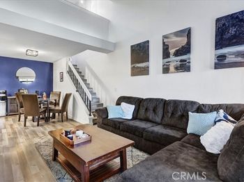 883 W 34th