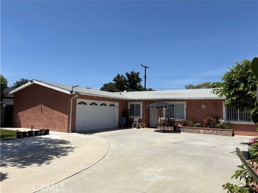 1622 S Pacific, Santa Ana CA 92704