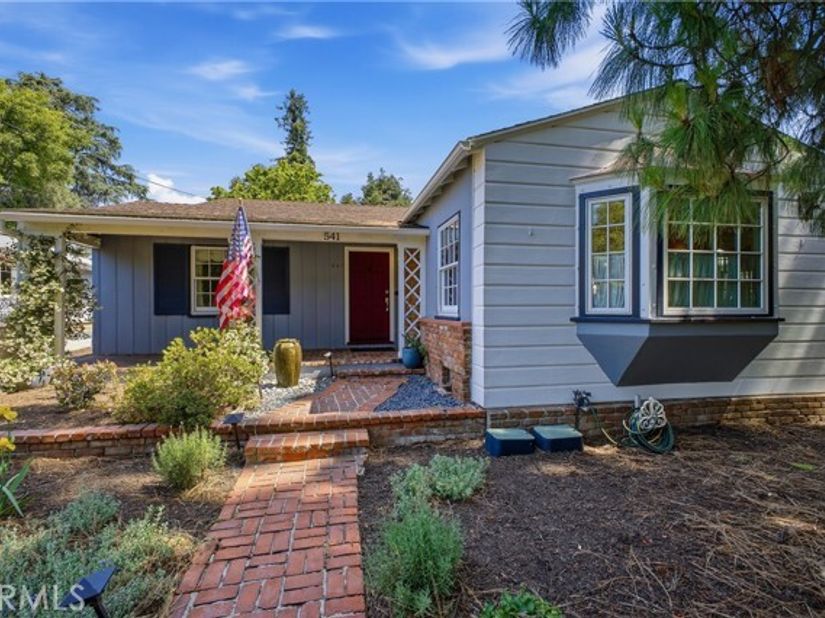 541 E Woodbury, Altadena CA 91001