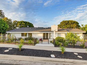 5605 Soledad Mountain Rd