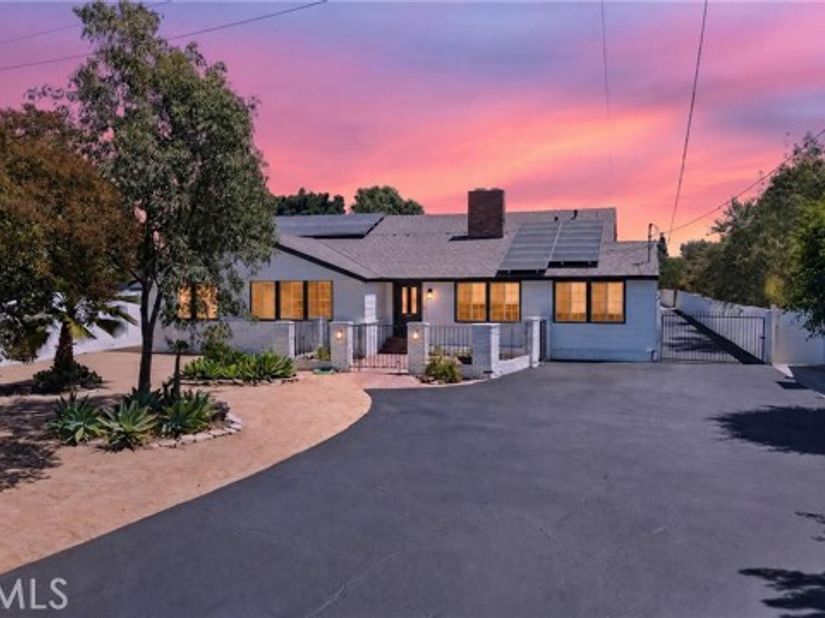9826 Columbus, North Hills (los Angeles) CA 91343