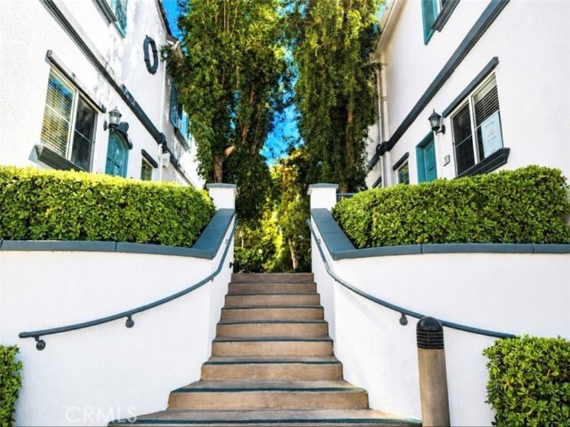 9301 Shirley Avenue 16, Northridge (los Angeles) CA 91324