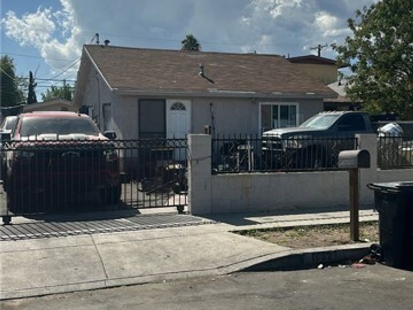 10627 Ilex, Pacoima (los Angeles) CA 91331