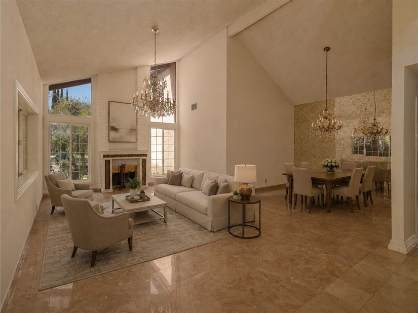 18129 Delano, Reseda (los Angeles) CA 91335