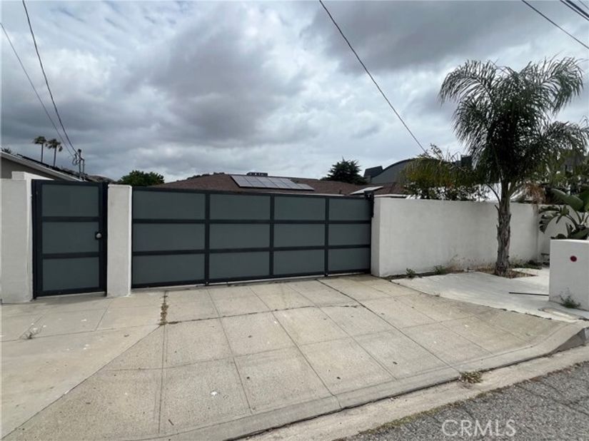 11024 Peoria Street, Sun Valley (los Angeles) CA 91352