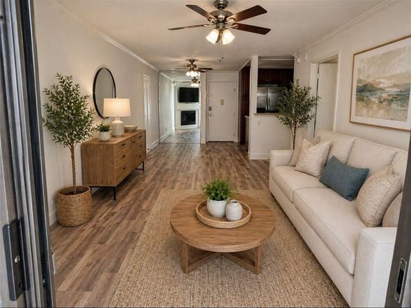 5550 Owensmouth 121, Woodland Hills (los Angeles) CA 91367