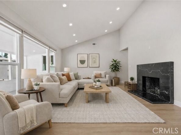 6820 Encino Avenue, Van Nuys (los Angeles) CA 91406