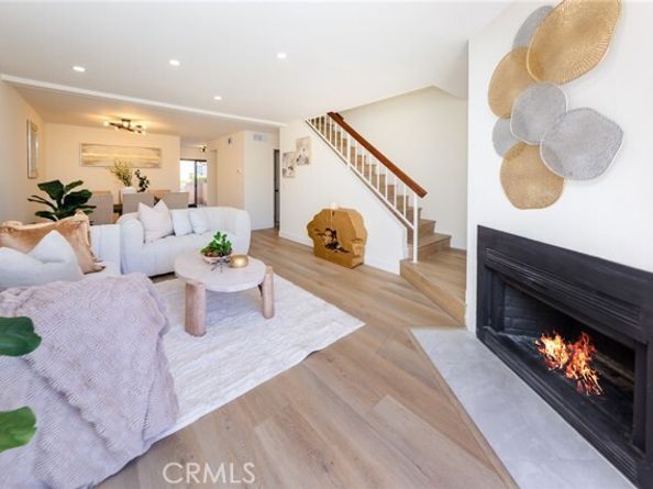 15035 Nordhoff Street 115, North Hills (los Angeles) CA 91343