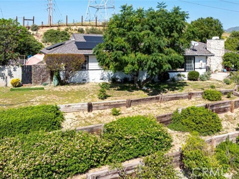 10557 Mahoney, Sunland (los Angeles) CA 91040