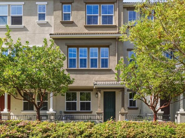 2305 Gibbons St, Hayward CA 94541
