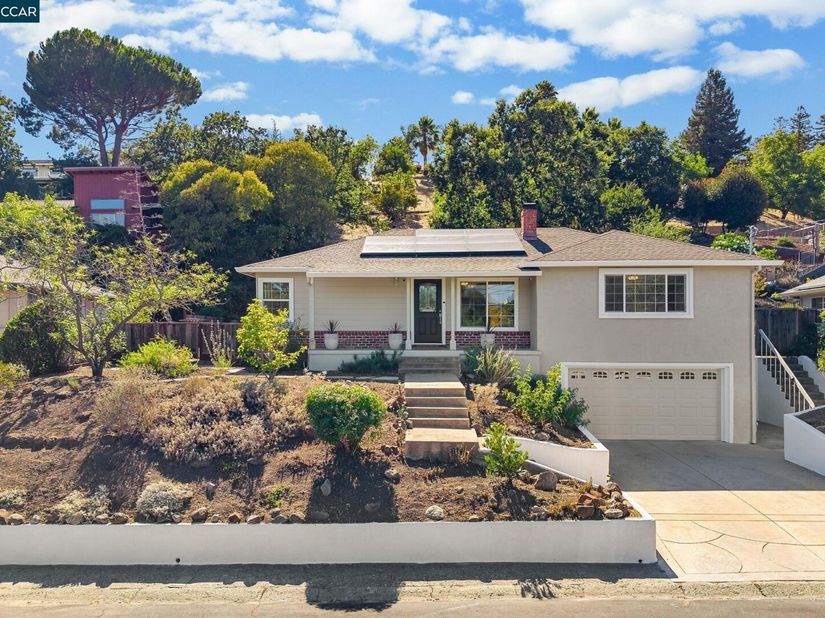 1277 Juanita Dr, Lafayette CA 94595
