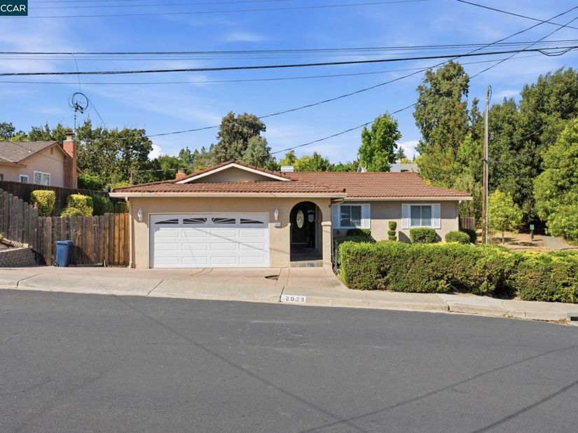 2023 Olympic Dr, Martinez CA 94553