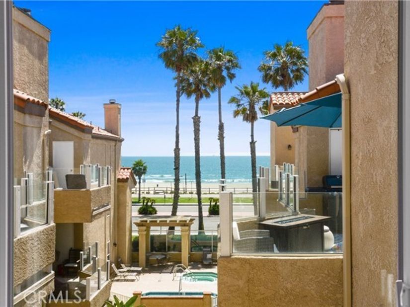 2000 Pacific Coast HWY APT 308, Huntington Beach CA 92648