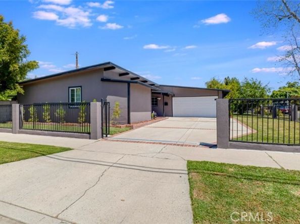 18027 Hatton Street, Reseda (los Angeles) CA 91335