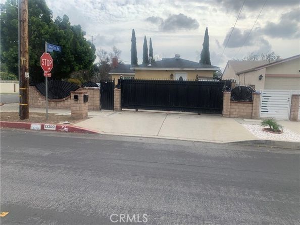 13200 Wentworth St, Arleta (los Angeles) CA 91331