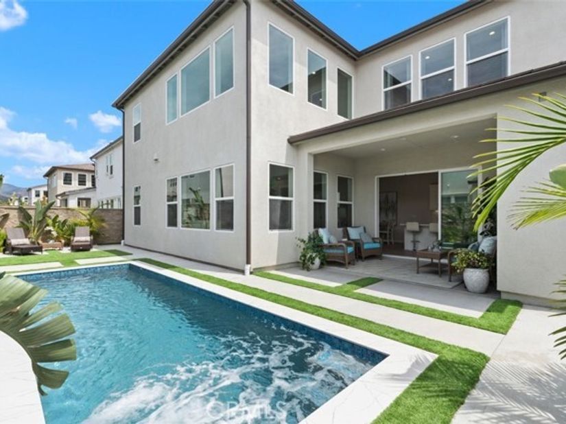 111 Edna Parkway, Lake Forest (el Toro) CA 92630