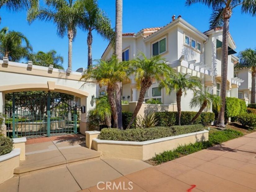 1516 Cravens 13, Torrance CA 90501