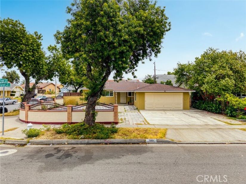 913 S Laurel, Santa Ana CA 92704