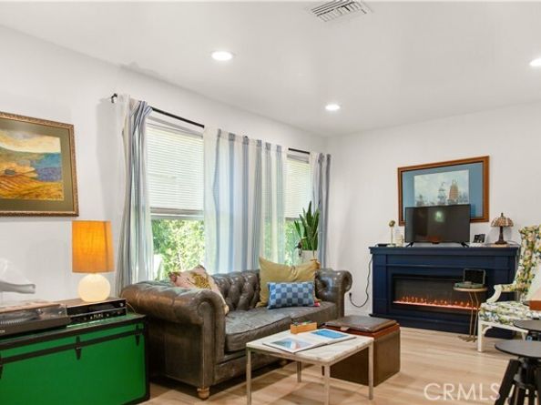 6042 Fair, North Hollywood (los Angeles) CA 91606