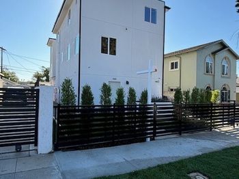 440 N Bernal