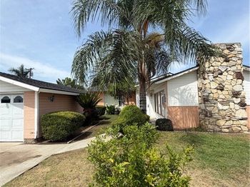 1381 N Glenfinnan