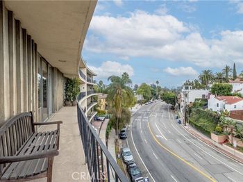 2260 N Cahuenga Boulevard