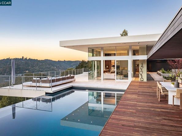 Undisclosed Address #41120216, Orinda CA 94563