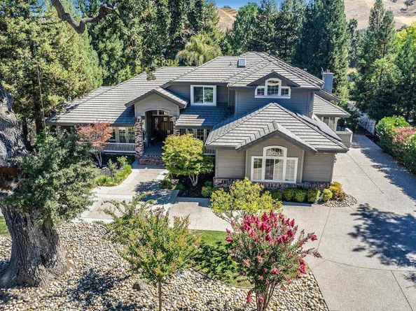 7832 Foothill Rd, Pleasanton CA 94566